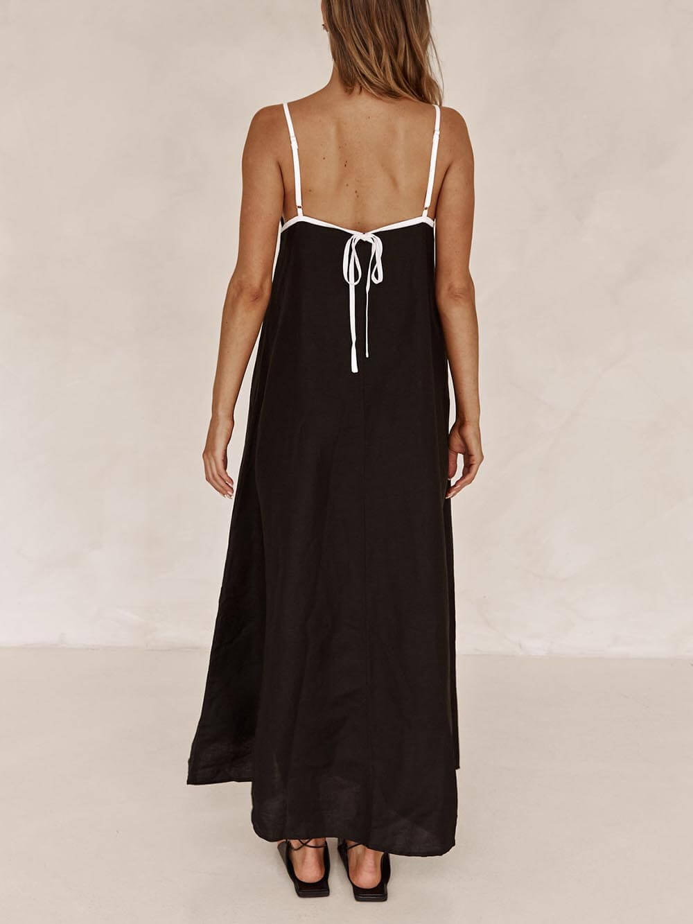 Vestido acampanado con tirantes en contraste Summer Vibe