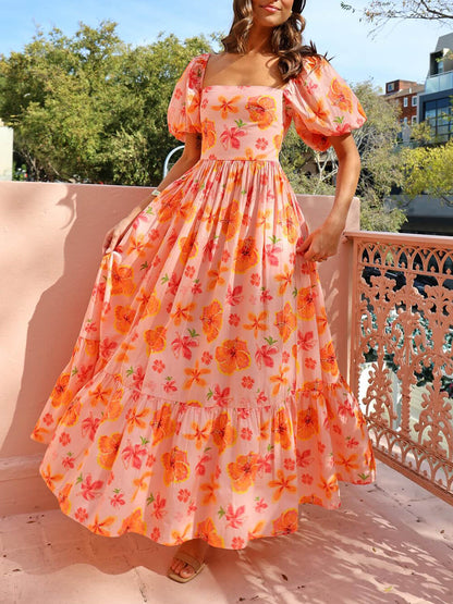 Vestido largo con bolsillo fruncido en la espalda y estampado floral con mangas abullonadas