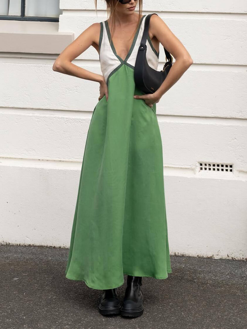 Vestido elegante con empalme de color en contraste con cuello en V