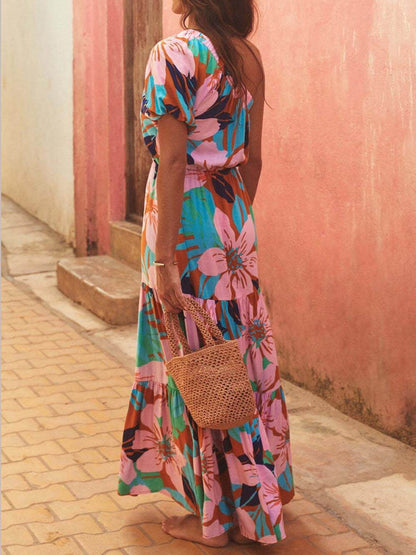 Vestido floral estilo festivo con estampado de hojas de palma y hombros descubiertos