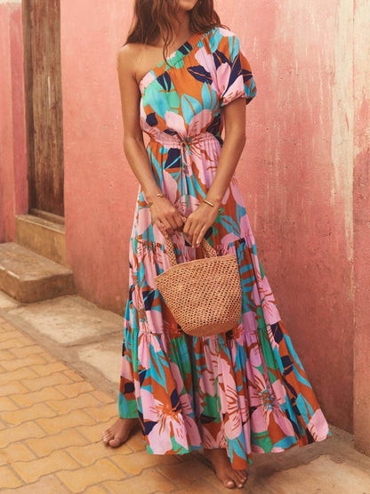 Vestido floral estilo festivo con estampado de hojas de palma y hombros descubiertos