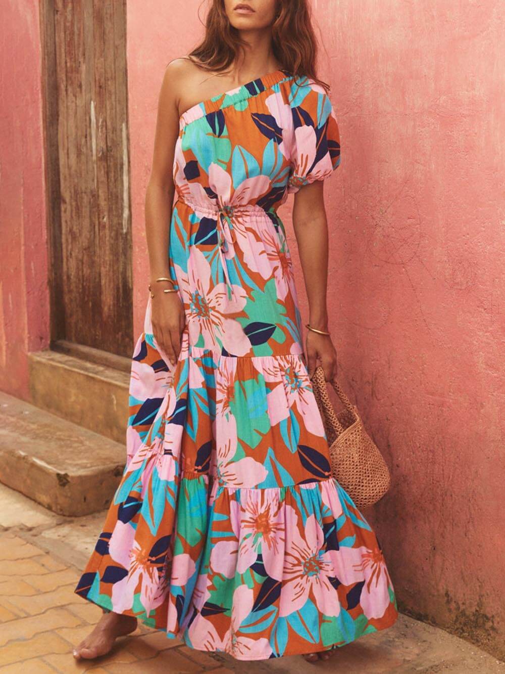 Vestido floral estilo festivo con estampado de hojas de palma y hombros descubiertos