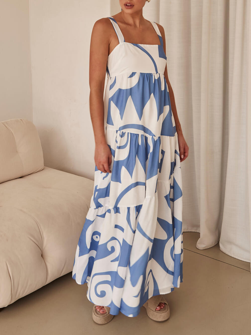 Encantador vestido largo con estampado geométrico