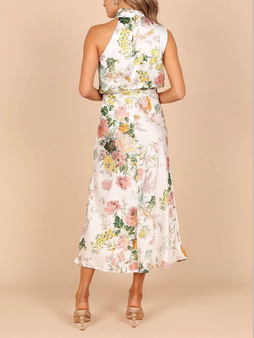 Vestido largo con cintura elástica y estampado floral con cuello halter