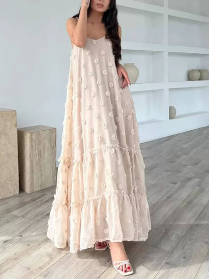 Vestido largo holgado en capas con decoración floral