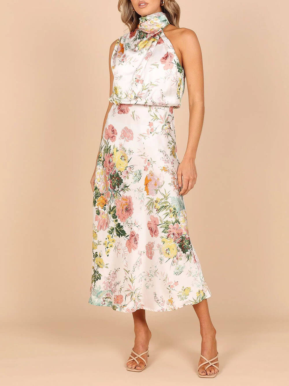 Vestido largo con cintura elástica y estampado floral con cuello halter