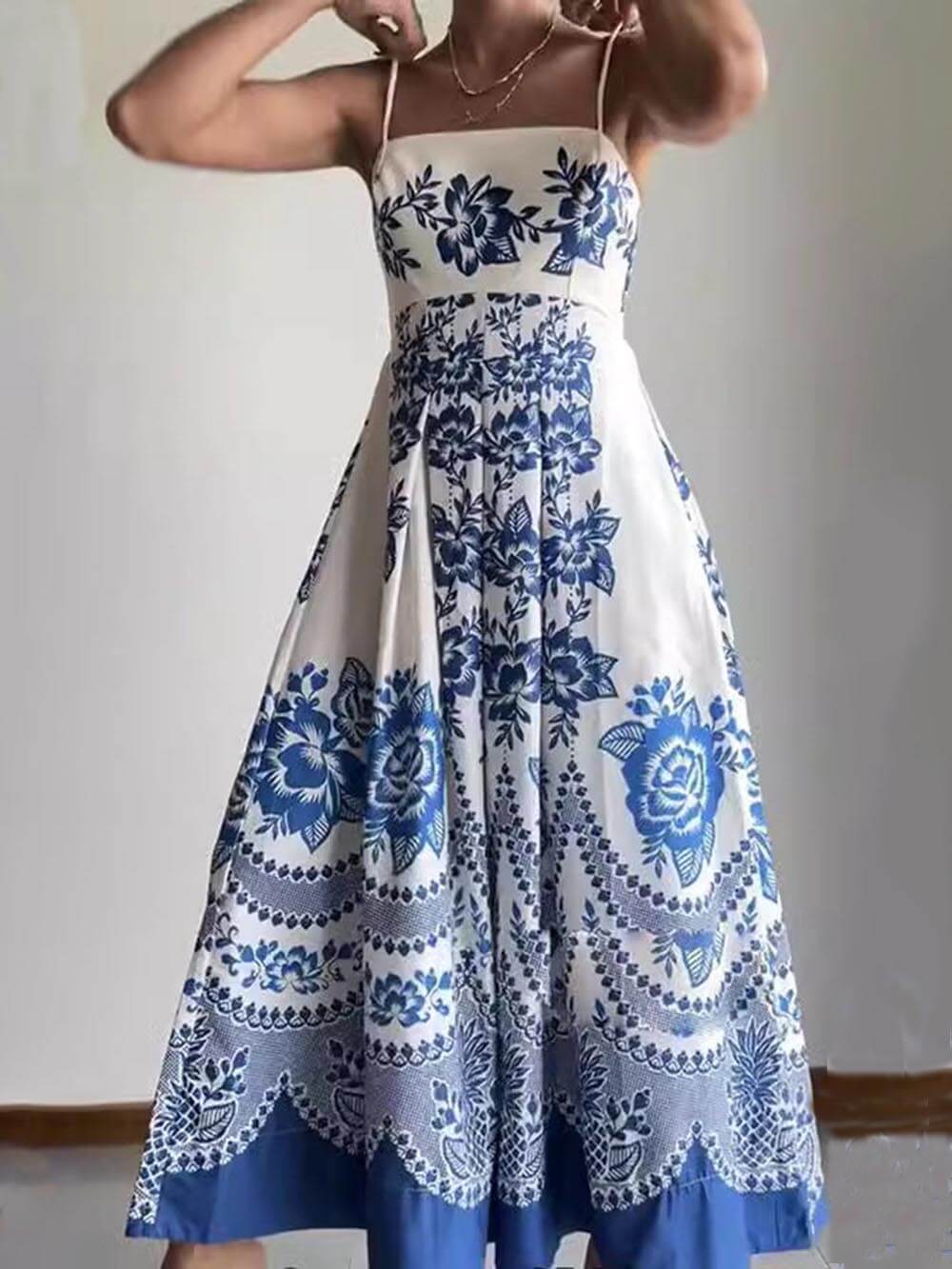 Vestido midi suelto con estampado floral étnico en la espalda