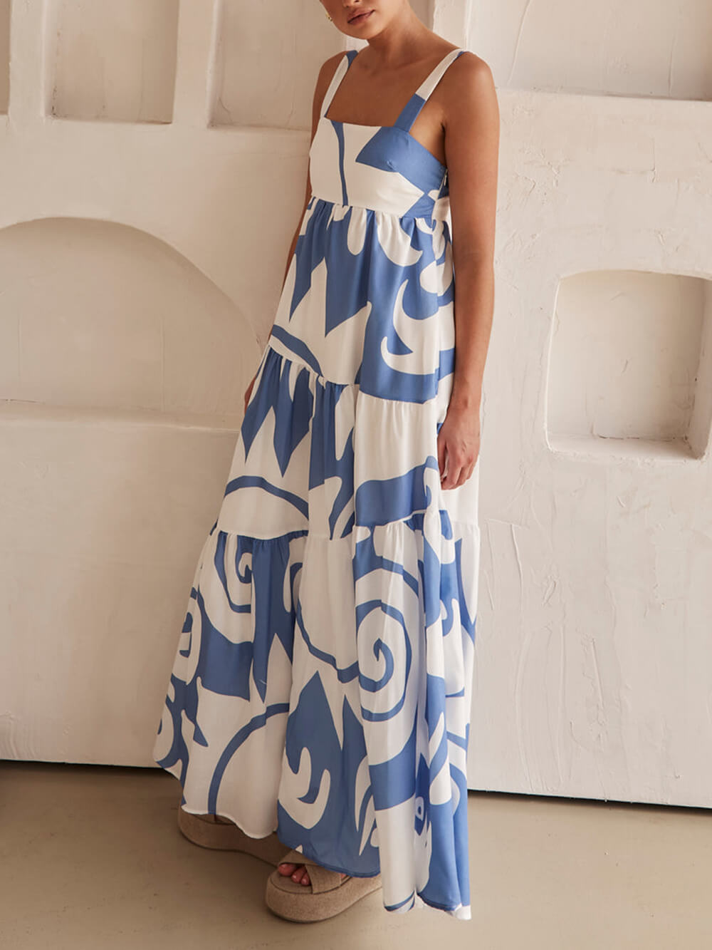 Encantador vestido largo con estampado geométrico