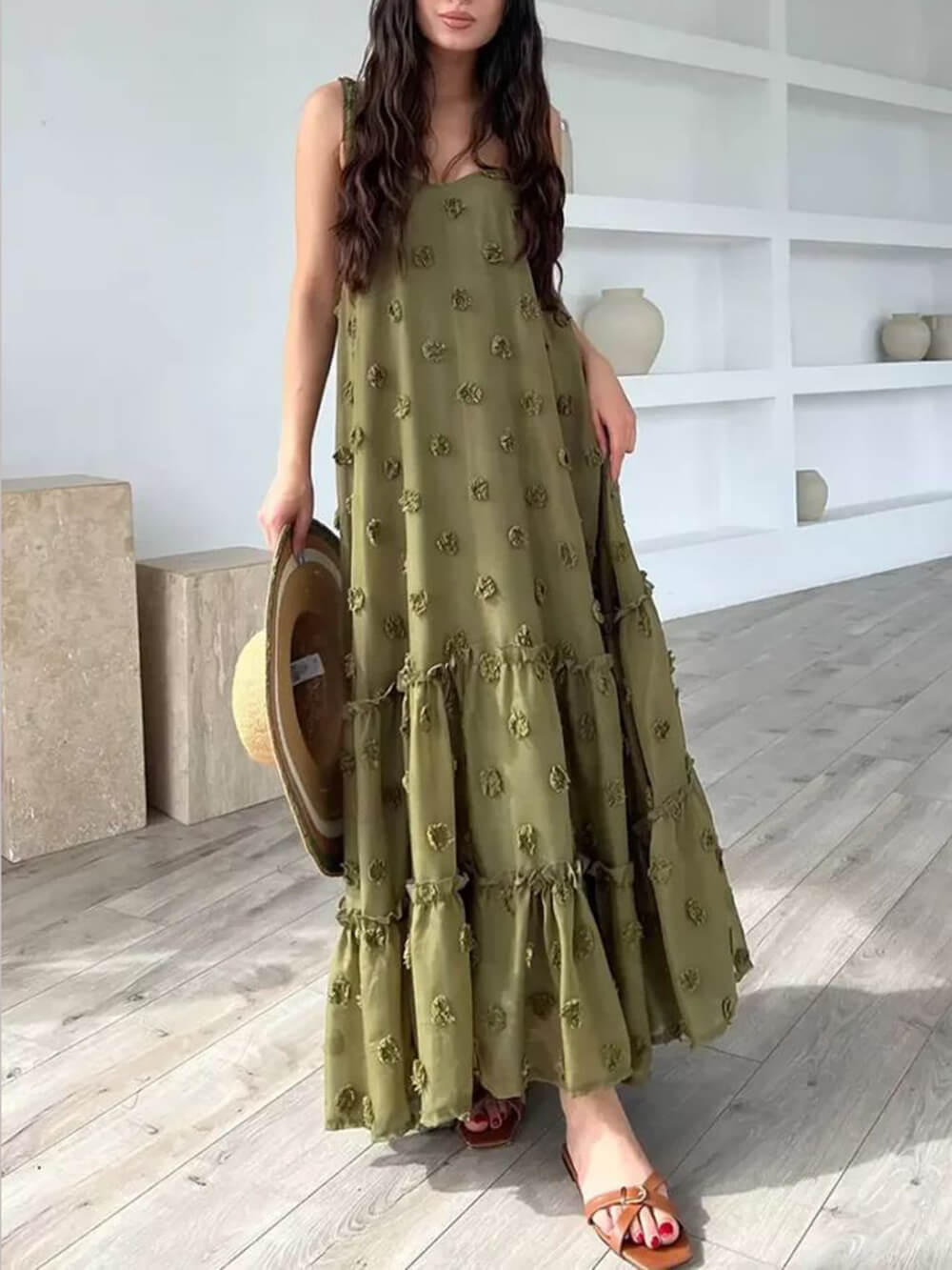 Vestido largo holgado en capas con decoración floral