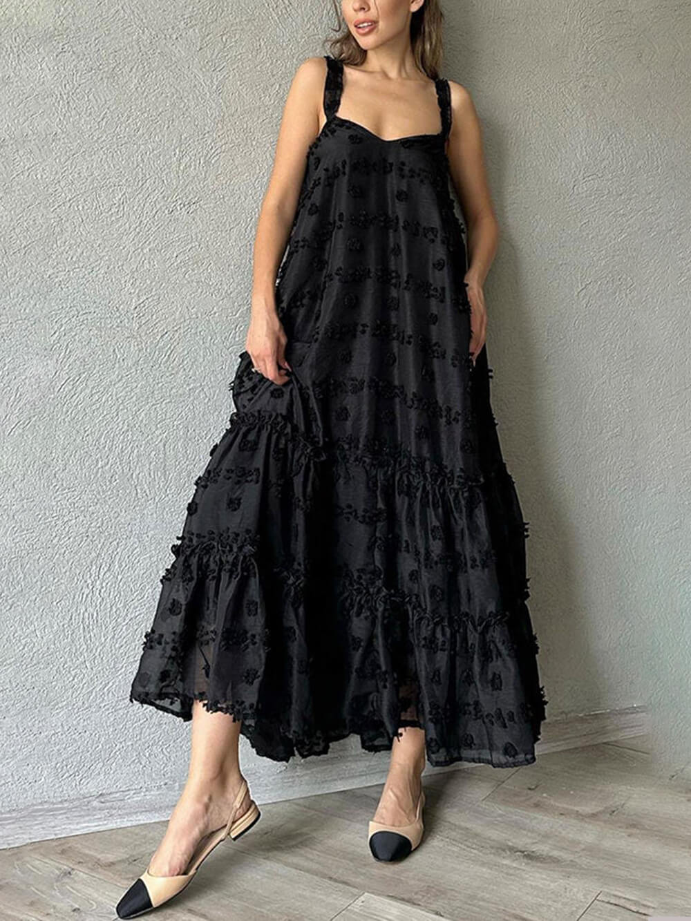 Vestido largo holgado en capas con decoración floral