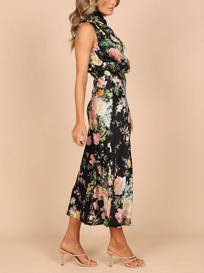 Vestido largo con cintura elástica y estampado floral con cuello halter