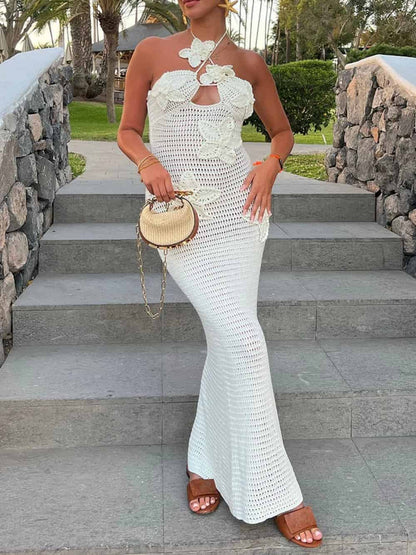 Vestidos largos de crochet ajustados con cuello halter y decoración de flores en 3D