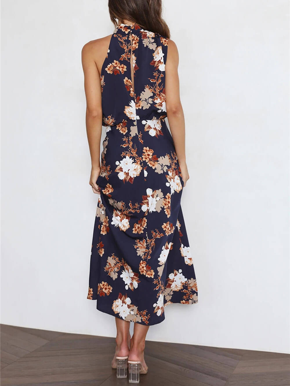 Vestido largo con cintura elástica y estampado floral con cuello halter