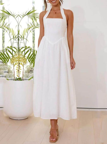 Vestido negro con cuello halter y cintura Vestido de longitud media