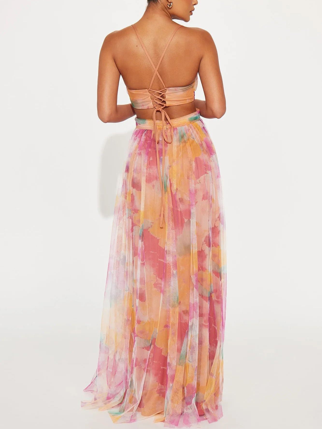 Vestido largo elegante con cuello en V y estampado floral pintado