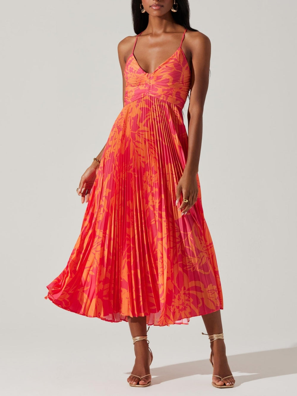 Vestido midi plisado con estampado floral elegante