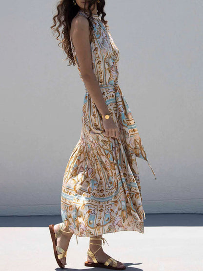 Exquisito vestido largo de satén con estampado de tesoro del océano