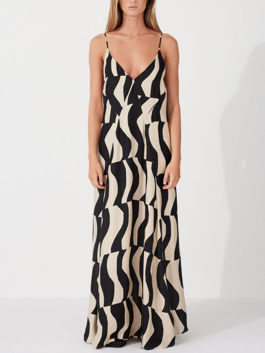 Vestido largo estilo espalda redondeada y corte relajado